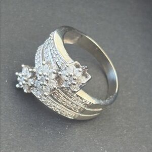White gold with 1 carat diamond ring - 3 flower!